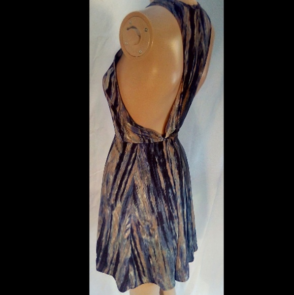 ecoté Sleeveless Dress - Picture 4 of 5